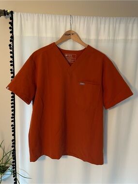 FIGS technical collection orange scrub top short sleeve women’s L large scrubs